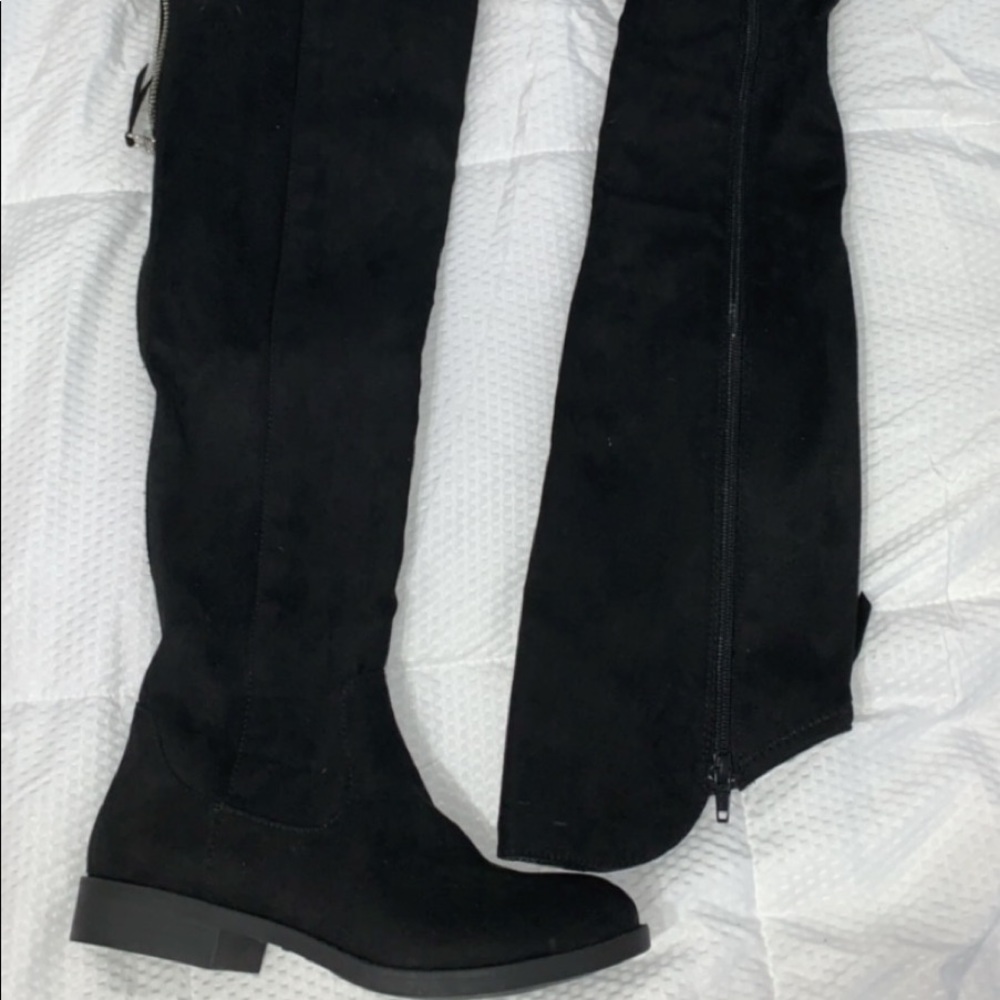 Overt the knee black boots